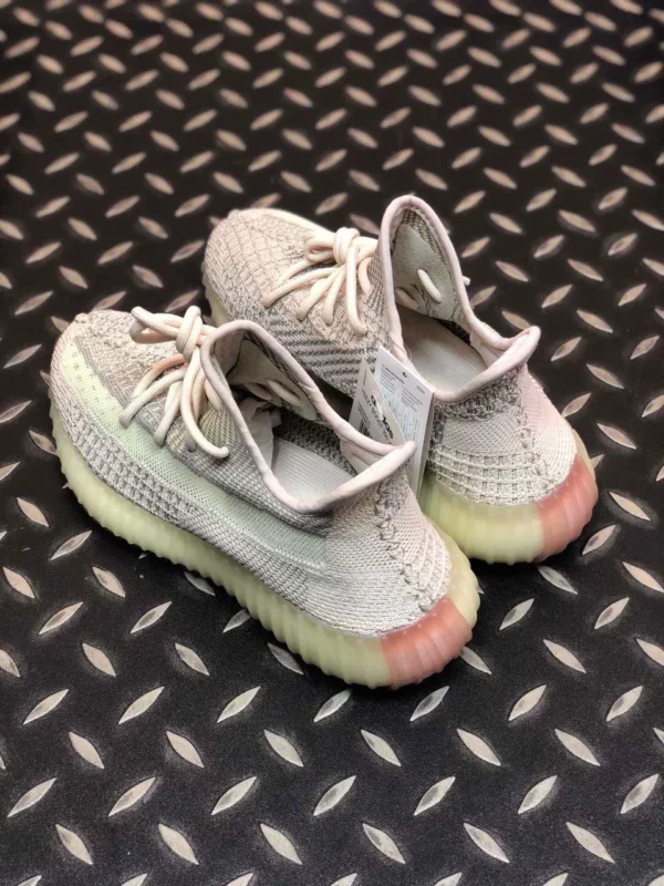 Yeezy shoes - Replica shoes