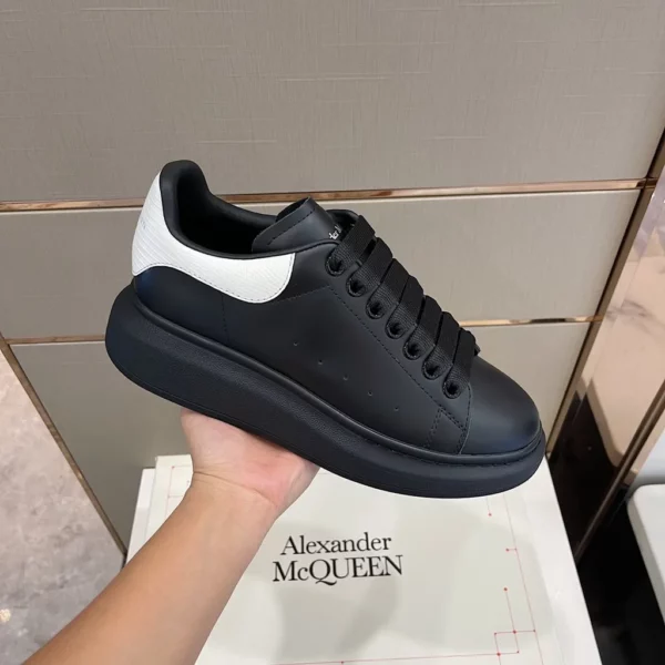 Alexander MCQueen shoes - rep shoes