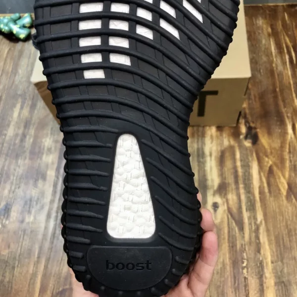 Yeezy shoes - rep shoes