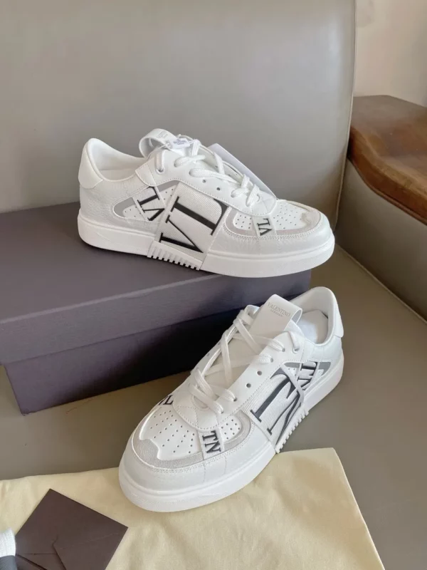 Valentino shoes - Replica shoes