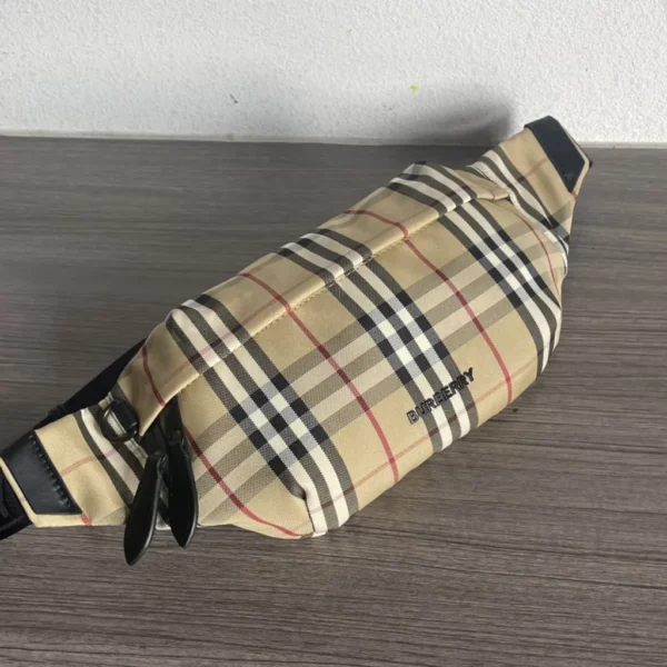 Burberry bag - rep bags