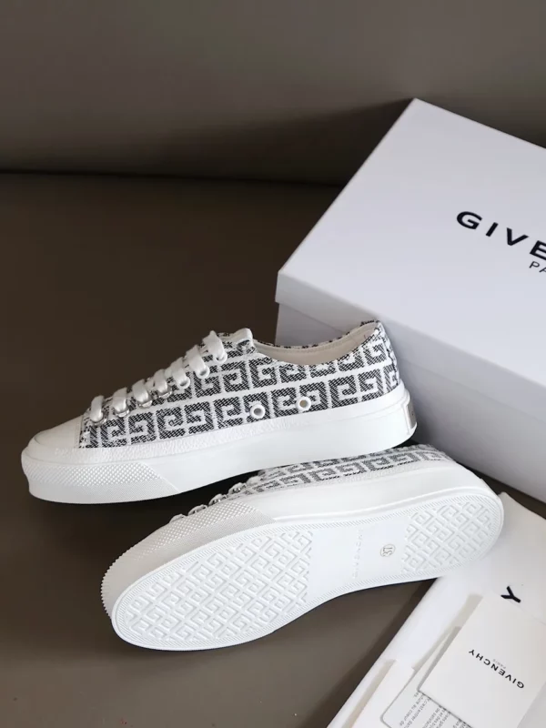 Givenchy shoes - Reps shoes