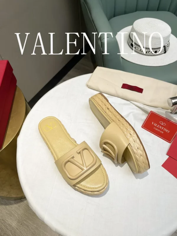 Valentino shoes - Replica shoes