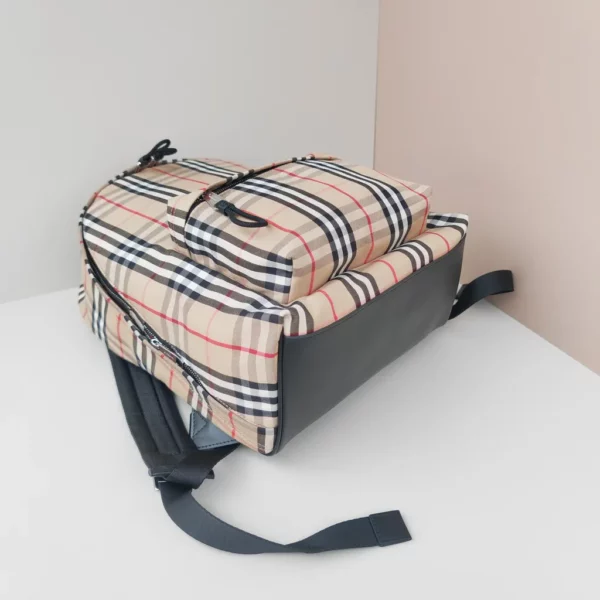 Burberry bag - rep bags