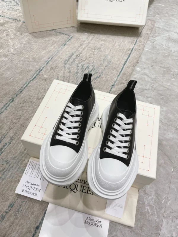 Alexander MCQueen shoes - Replica shoes