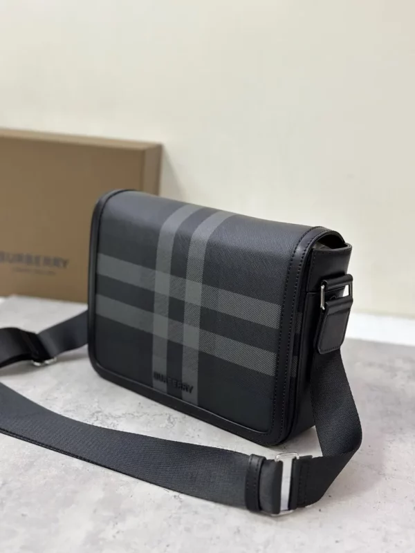 Burberry bag - rep bags