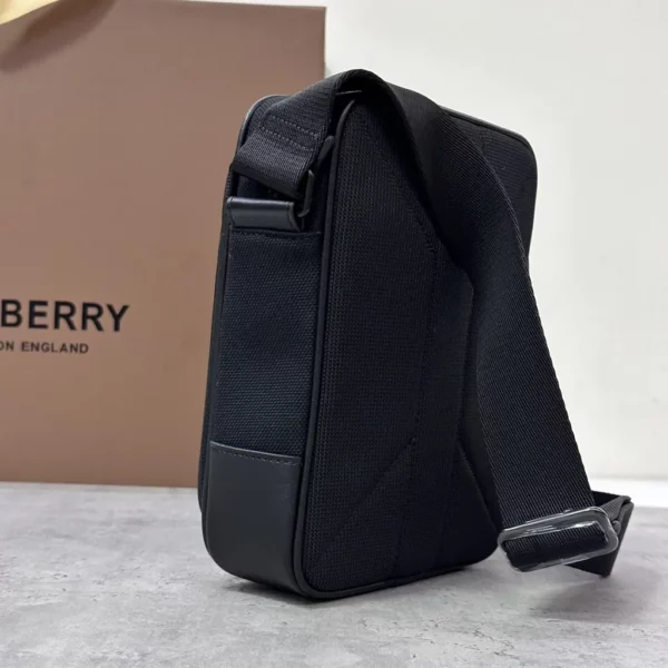 Burberry bag - rep bags