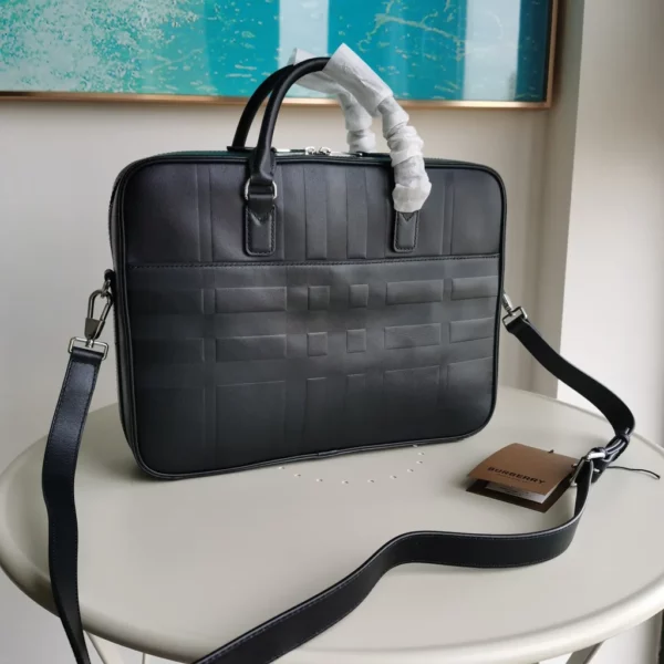 Burberry bag - rep bags