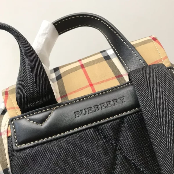 Burberry bag - rep bags