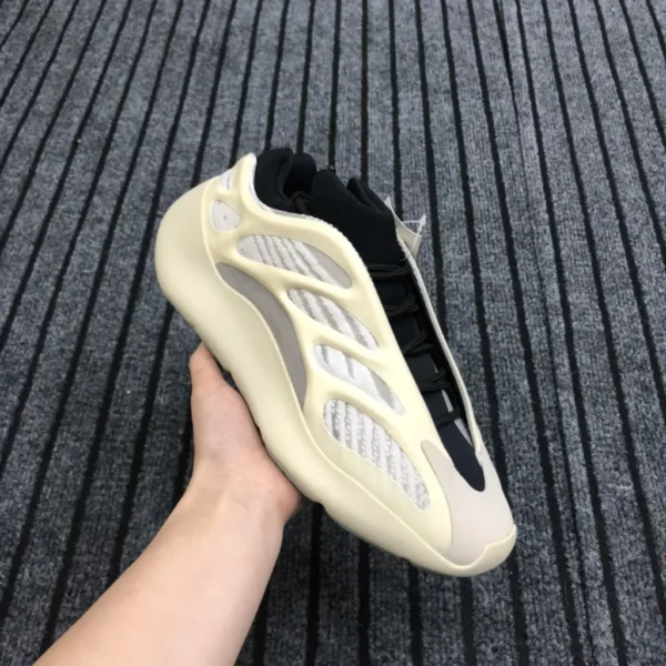 Yeezy shoes - Replica shoes