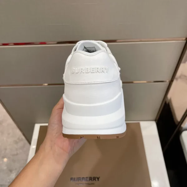 Burberry shoes - Replica shoes