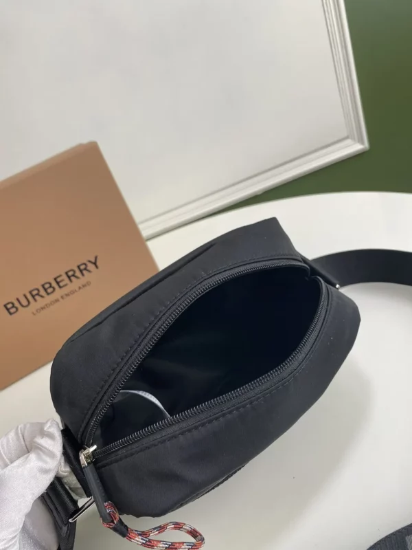 Burberry bag - rep bags