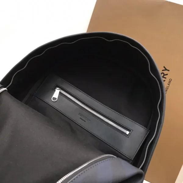 Burberry bag - rep bags