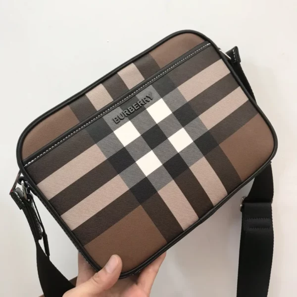 Burberry bag - rep bags