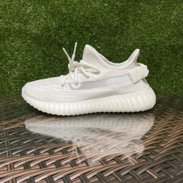 Yeezy shoes - Replica shoes