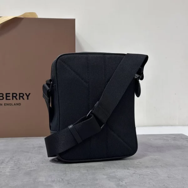 Burberry bag - rep bags