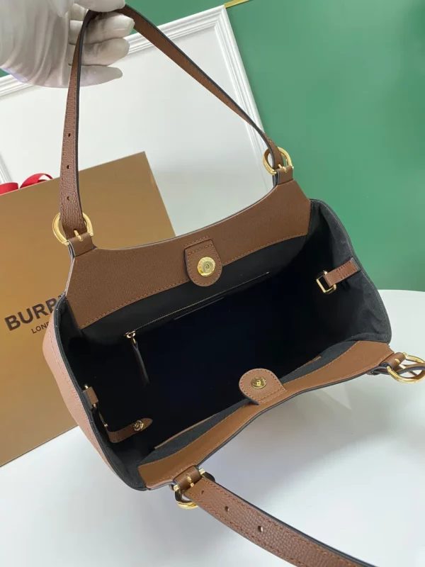 Burberry bag - rep bags