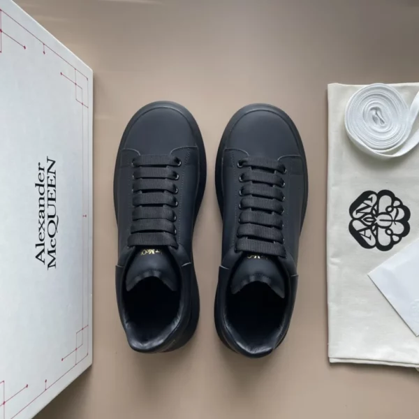 Alexander MCQueen shoes - rep shoes