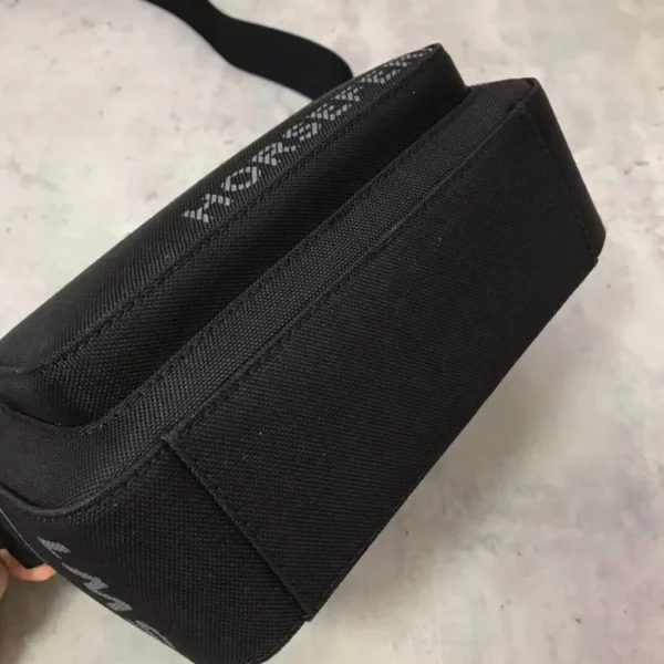 Burberry bag - rep bags