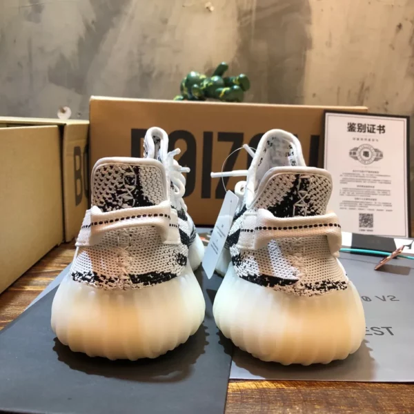 Yeezy shoes - rep shoes