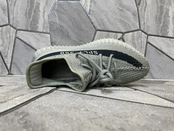 Yeezy shoes - Replica shoes