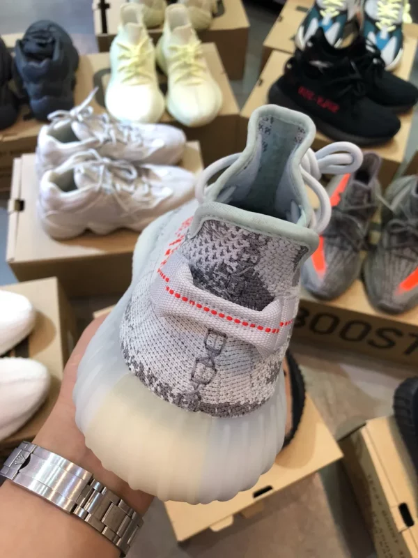 Yeezy shoes - rep shoes