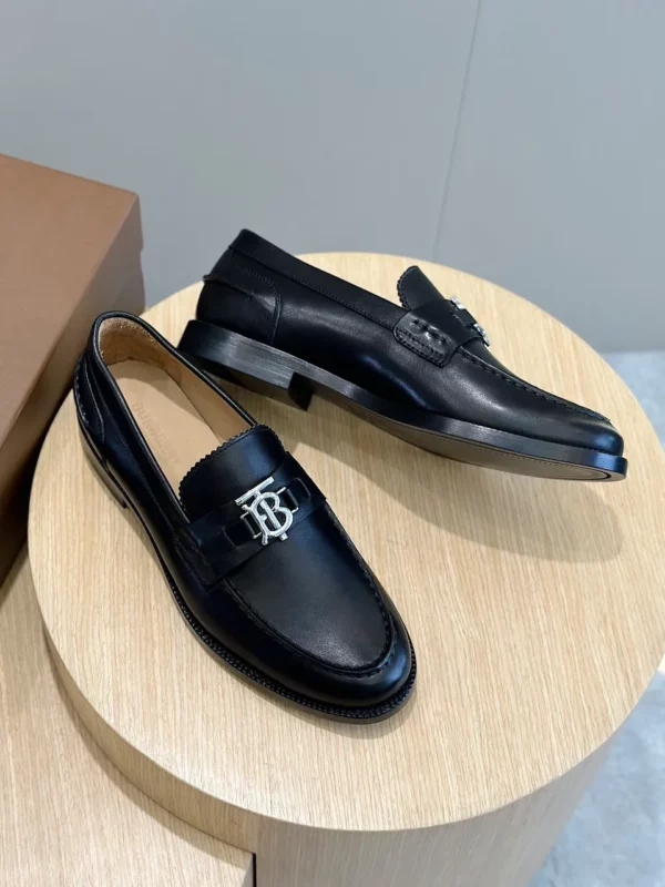 Burberry shoes - Replica shoes