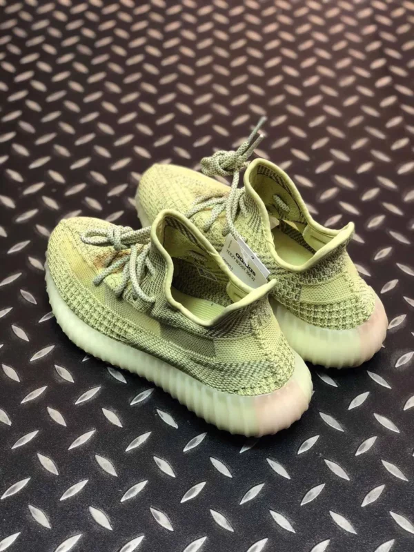 Yeezy shoes - Replica shoes