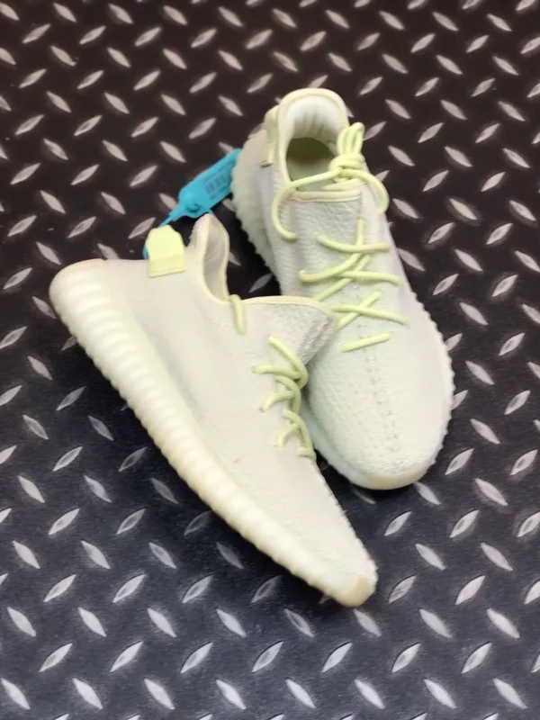 Yeezy shoes - Replica shoes