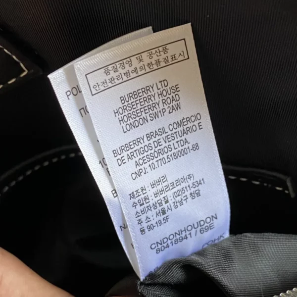 Burberry bag - rep bags