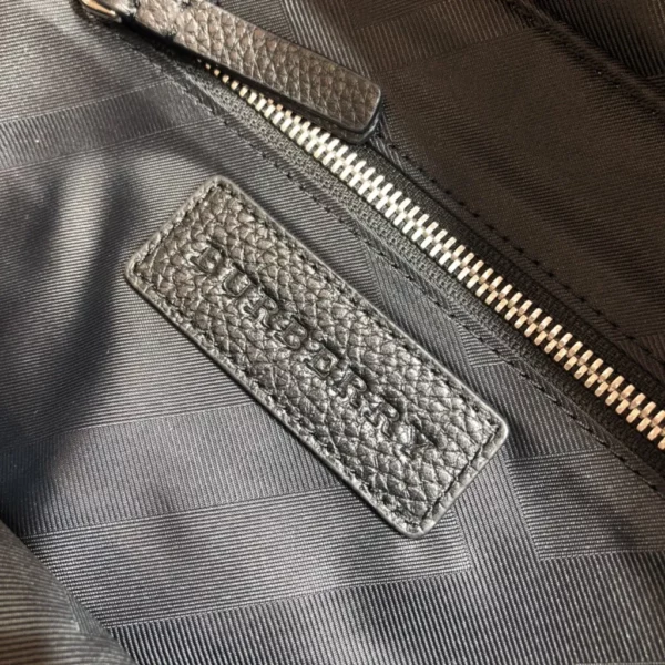 Burberry bag - rep bags