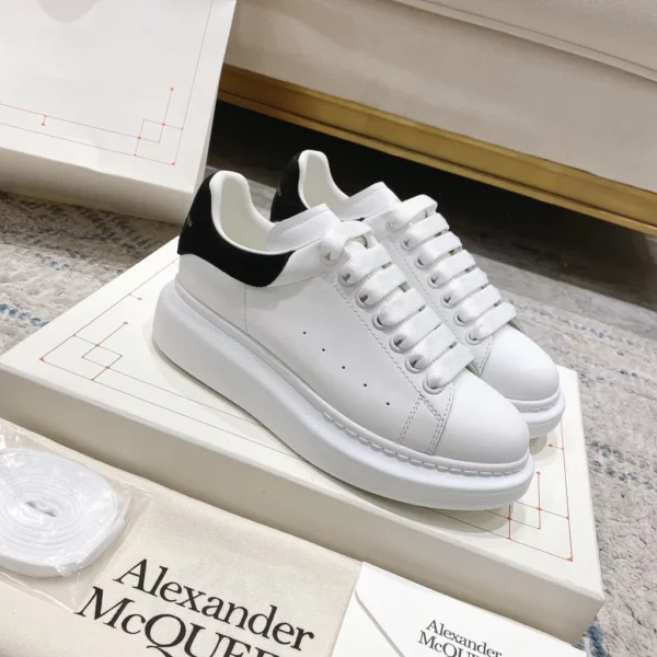 Alexander MCQueen shoes - Replica shoes