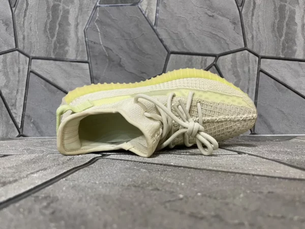 Yeezy shoes - Replica shoes