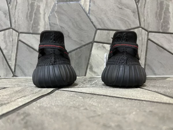 Yeezy shoes - Replica shoes