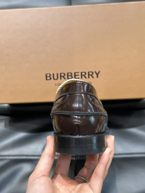 Burberry shoes - rep shoes