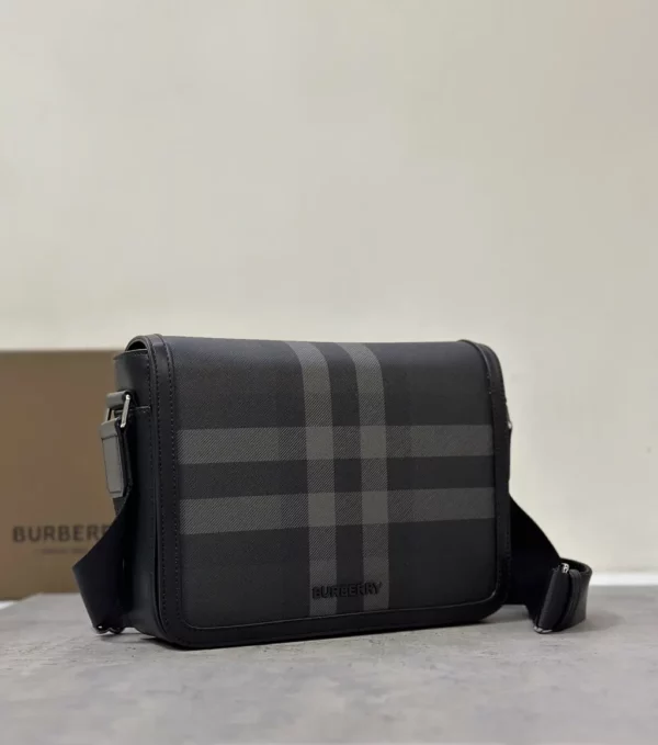 Burberry bag - rep bags