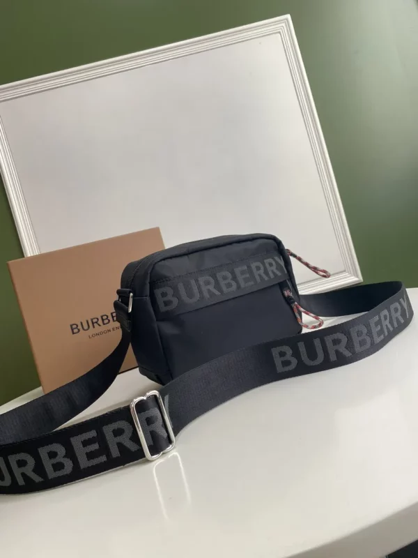 Burberry bag - rep bags