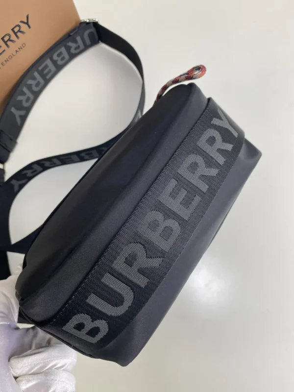 Burberry bag - rep bags