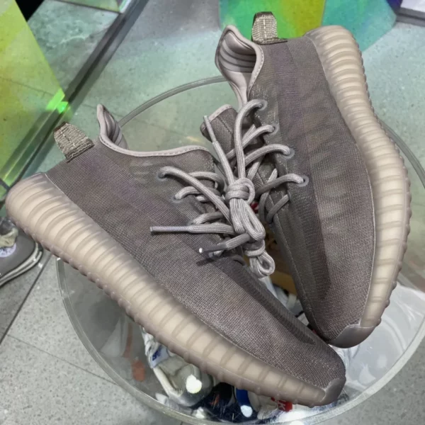 Yeezy shoes - Replica shoes