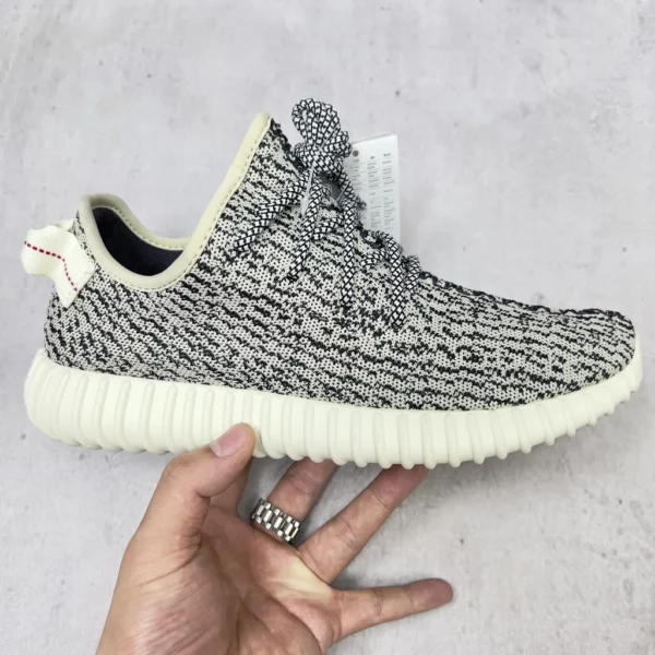 Yeezy shoes - rep shoes