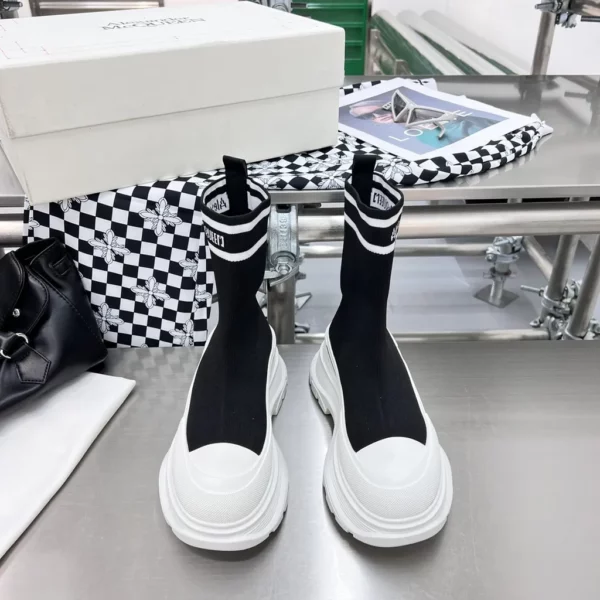 Alexander MCQueen shoes - Replica shoes