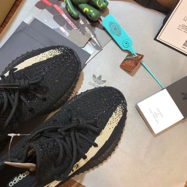 Yeezy shoes - rep shoes