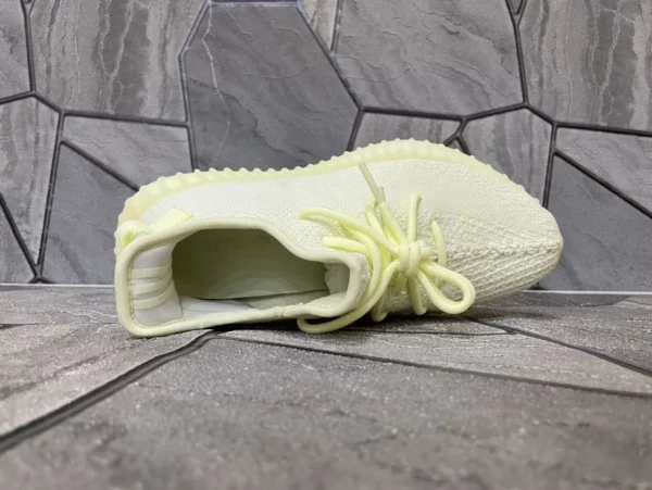 Yeezy shoes - Reps shoes