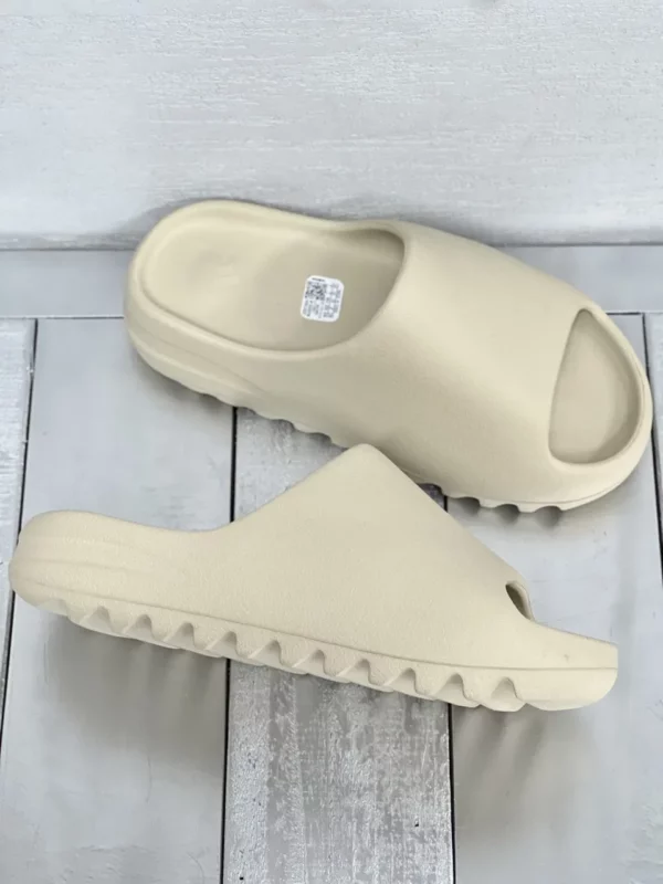 Yeezy shoes - Replica shoes