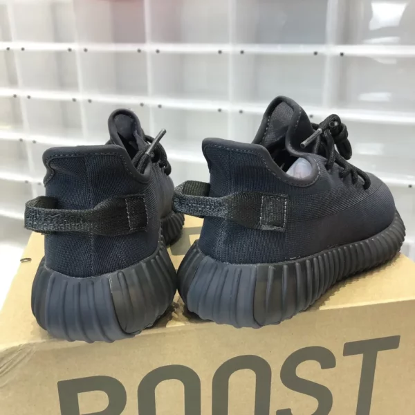 Yeezy shoes - rep shoes