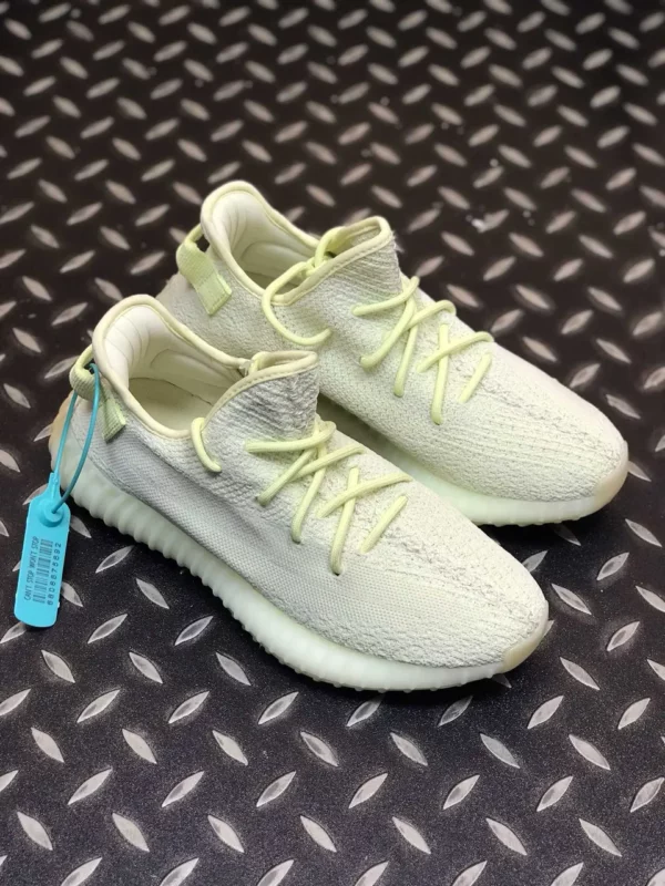 Yeezy shoes - Replica shoes