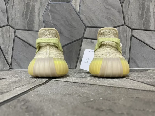 Yeezy shoes - Replica shoes