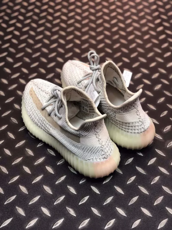 Yeezy shoes - Replica shoes