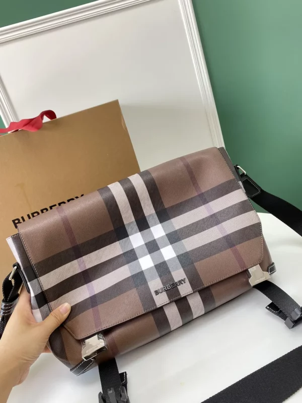 Burberry bag - rep bags