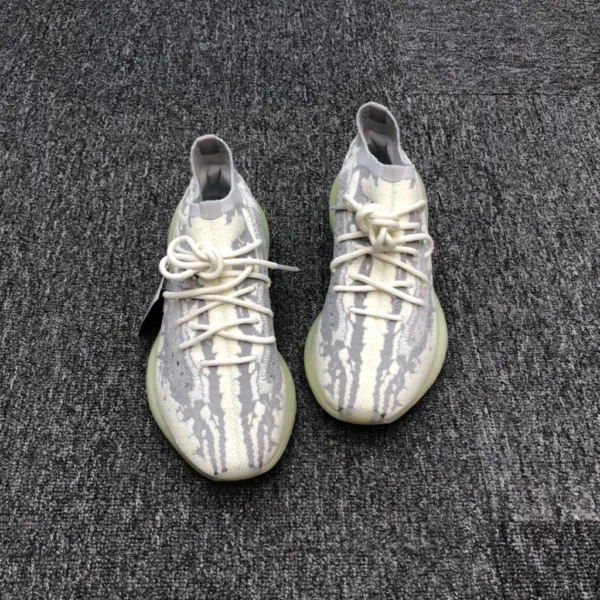 Yeezy shoes - rep shoes